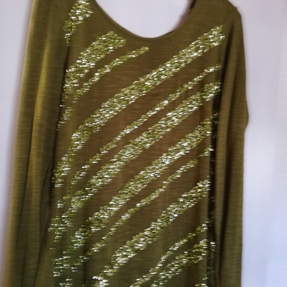 Top - Picture 1 of 2